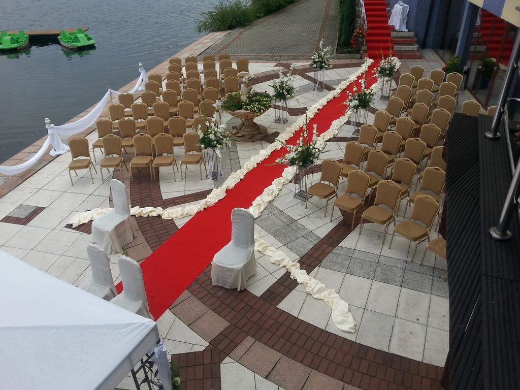 Shuma Hotel Dabrowa Gornicza Exterior photo